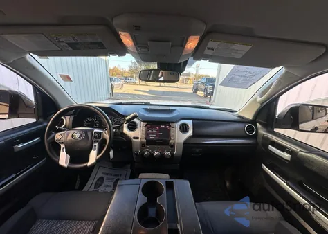 2020 Toyota Tundra Crewmax Sr5 z USA, uszkodzony, nr VIN 5TFDY5F10LX952337